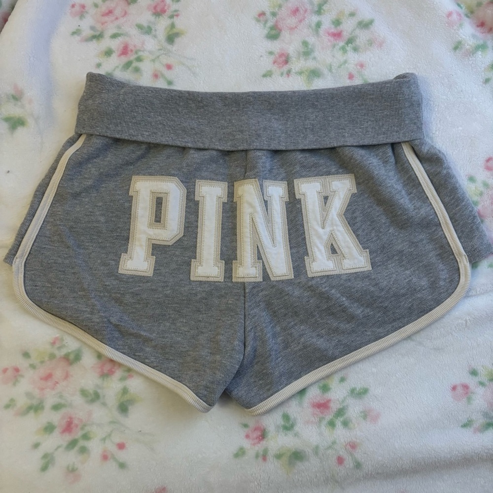 PINK Victoria's Secret Gray “Ivy Terry” Mini Fold-Cover Shorts Size Medium